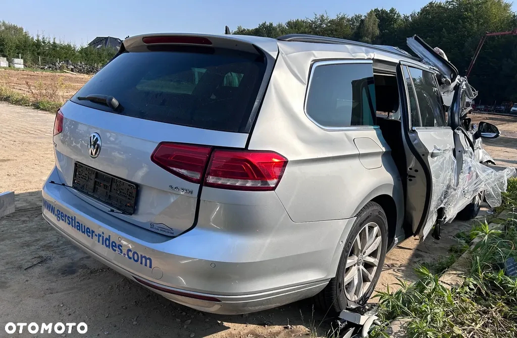 Volkswagen Passat - 4