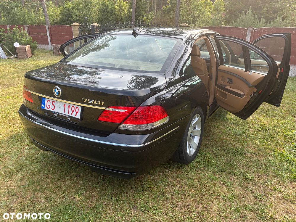 BMW Seria 7 750i - 19