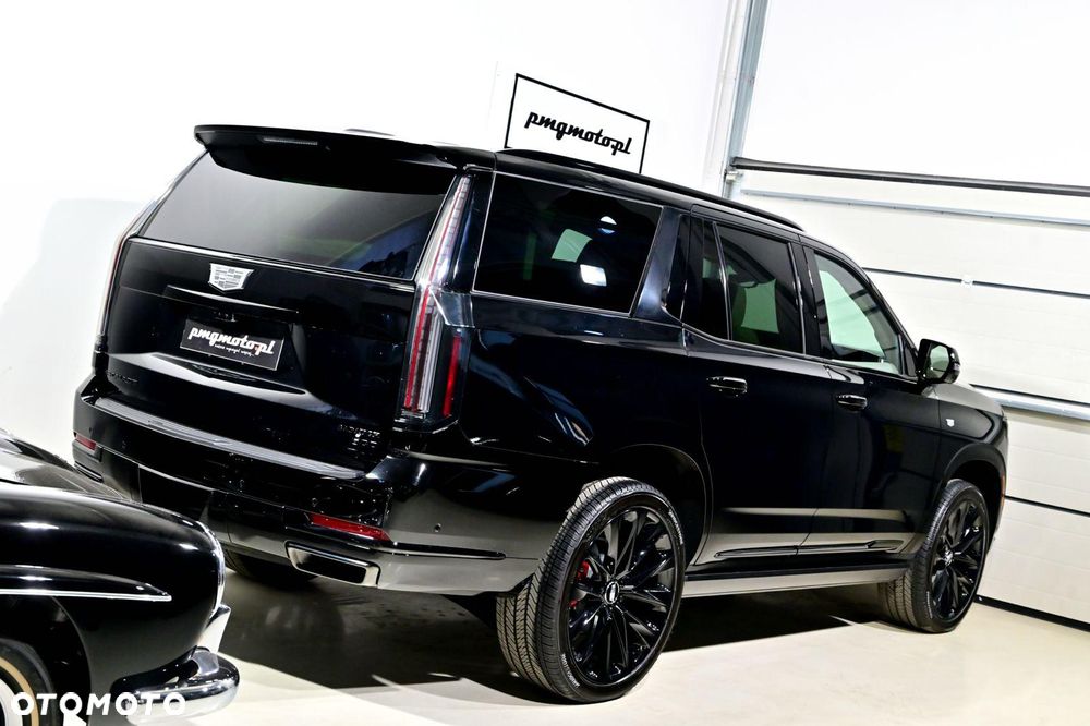 Cadillac Escalade - 3