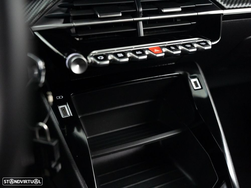 Peugeot 2008 1.2 PureTech Active Pack - 23