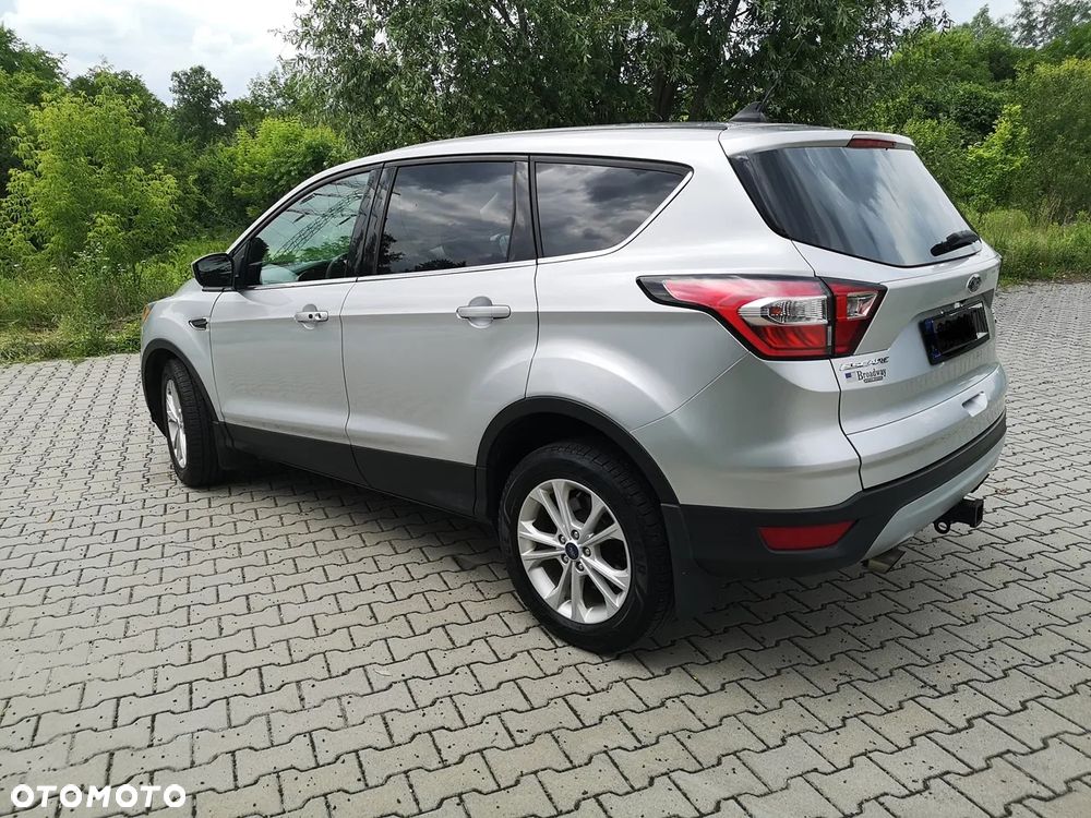 Ford Kuga 1.5 EcoBoost 4WD Titanium Plus - 4
