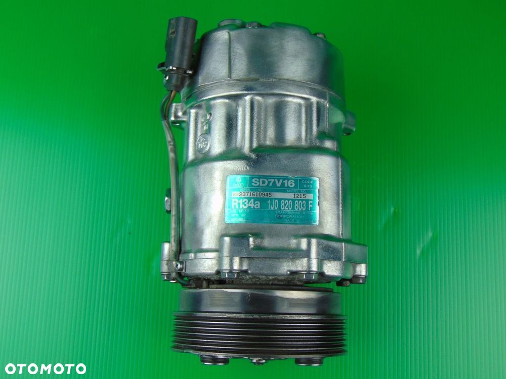 Sprężarka Kompresor klimatyzacji 1J0820803F A3 8L Golf IV 1,9TDI 1,6B - 4
