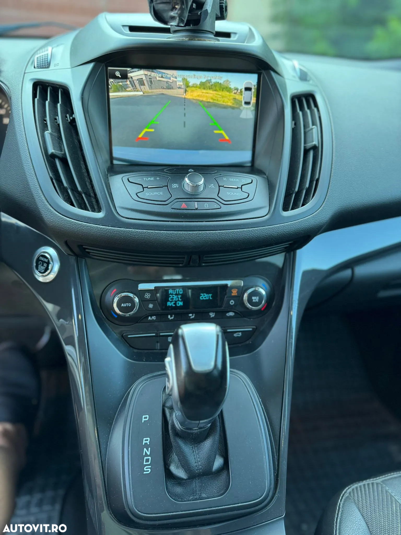 Ford Kuga - 12