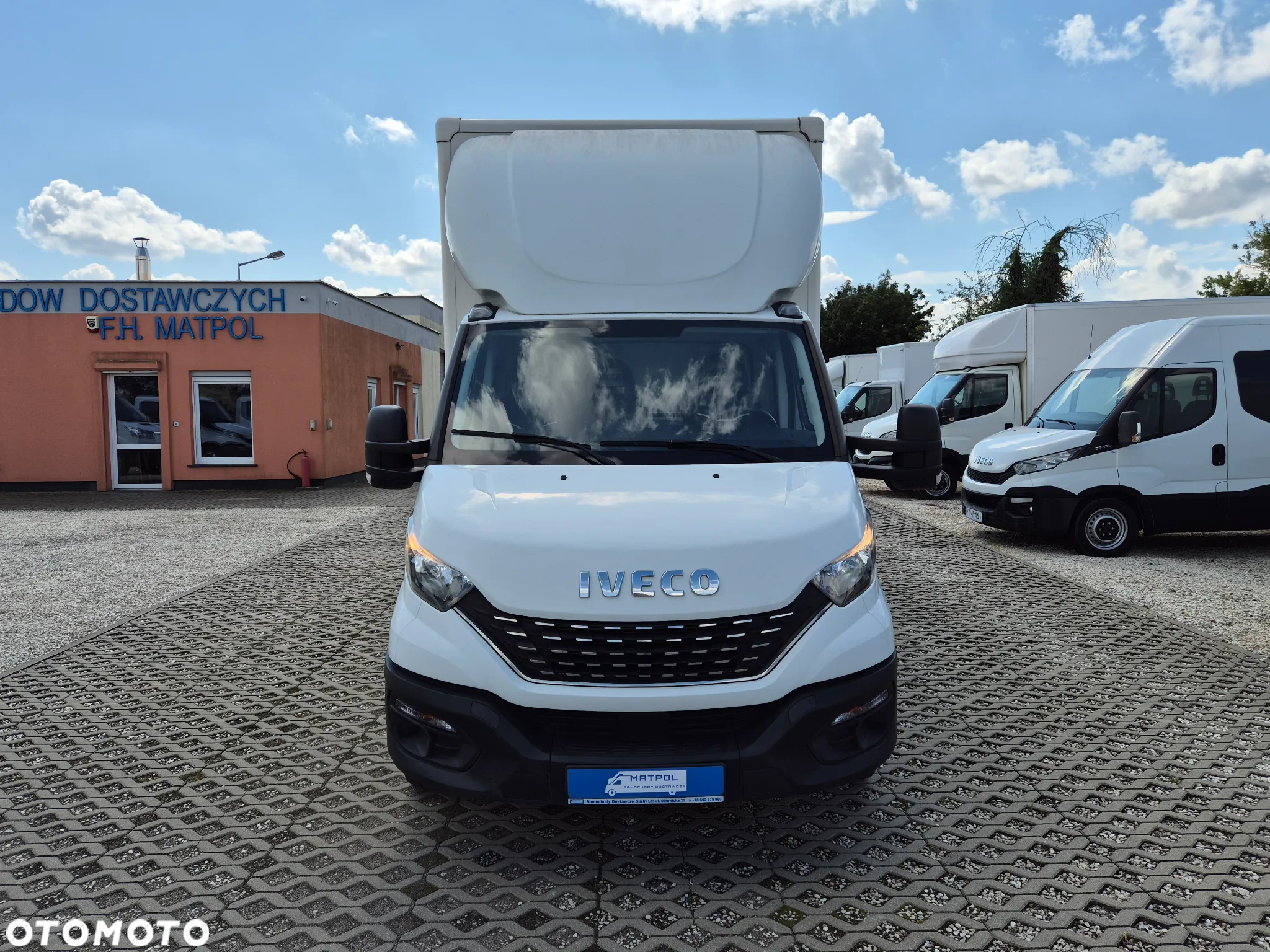 Iveco Daily 35S14 Hi-Matic, kontener 8PAL, klimatyzacja - 2