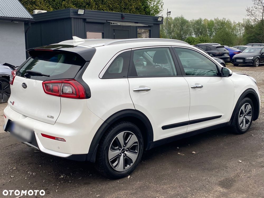 Kia Niro 1.6 GDI Hybrid L - 12