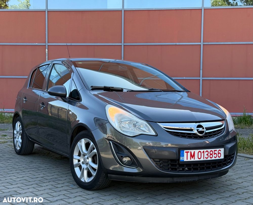 Opel Corsa 1.2 Cosmo - 2