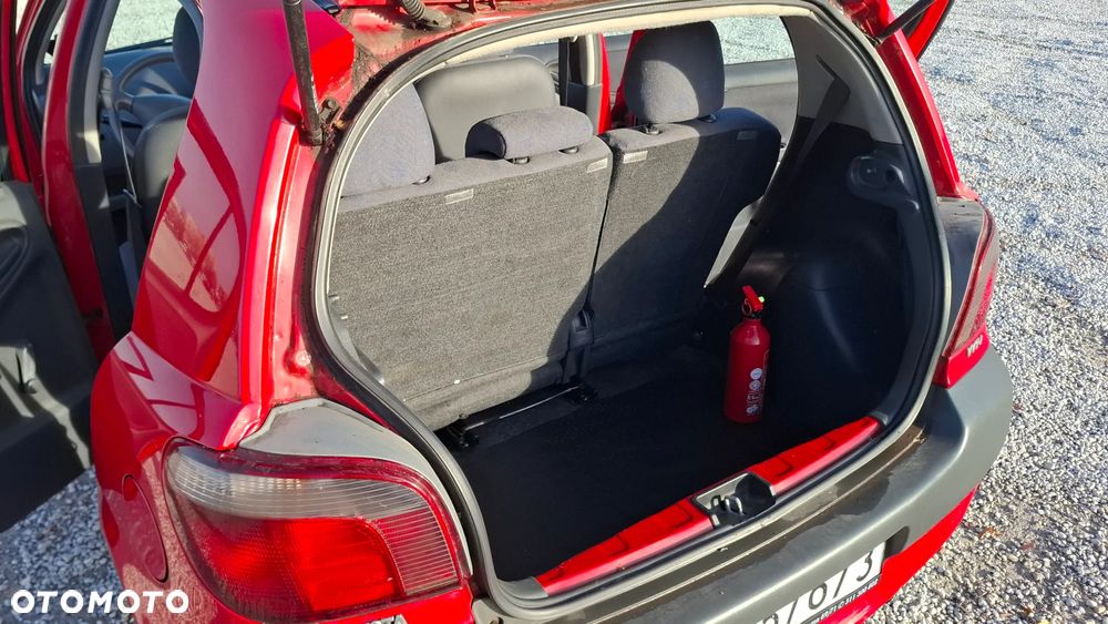 Toyota Yaris 1.0 Base - 6