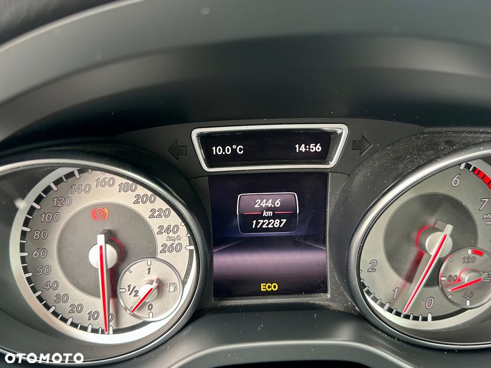 Mercedes-Benz CLA 180 Urban - 8