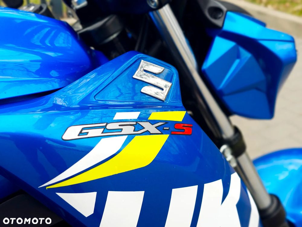 Suzuki GSX - 9