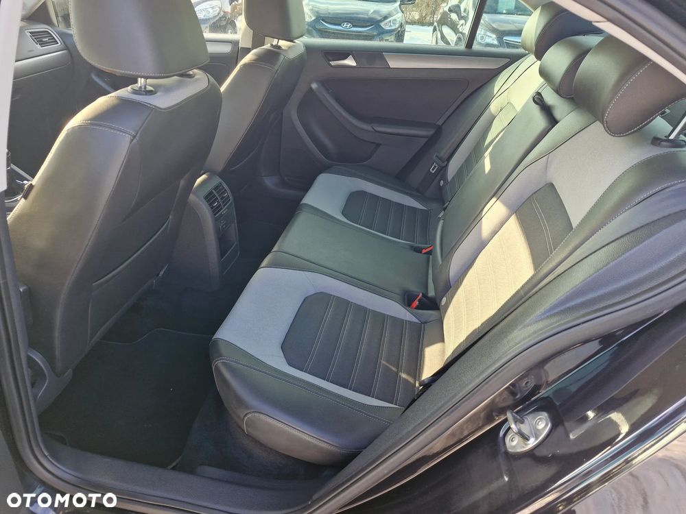 Volkswagen Jetta - 18