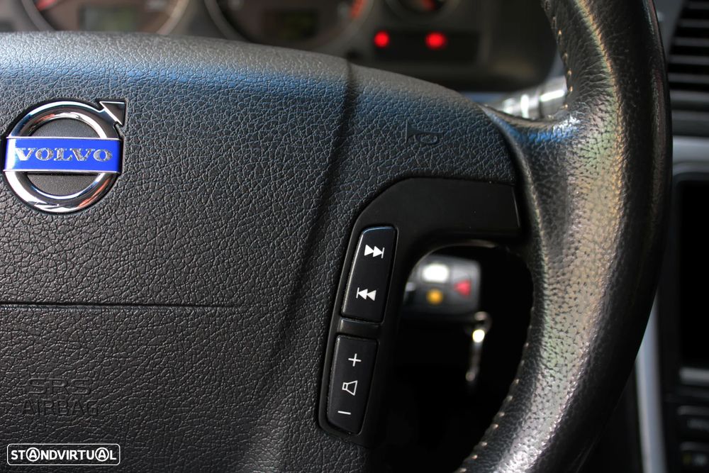 Volvo XC 70 2.4 D5 Nivel 2 - 37