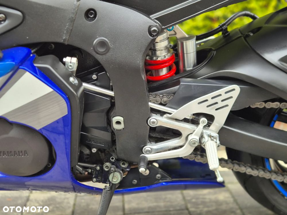 Yamaha R6 - 17