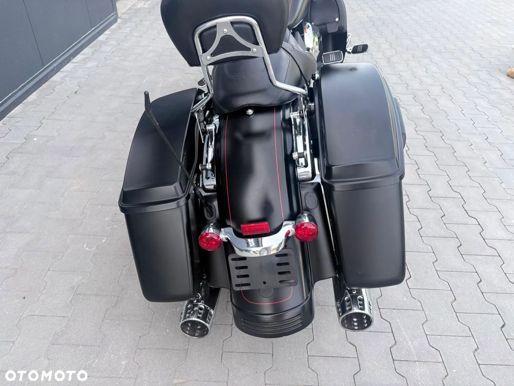 Harley-Davidson Touring Street Glide - 20