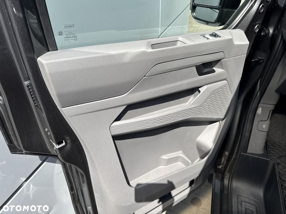 Volkswagen Transporter - 11