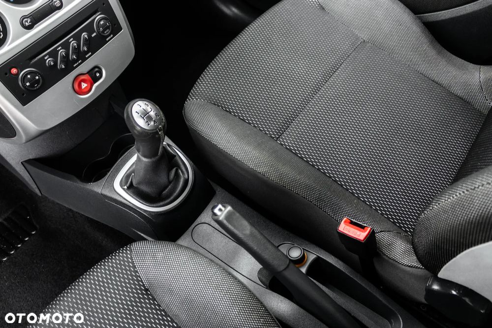 Renault Clio 1.2 16V Arctica - 20