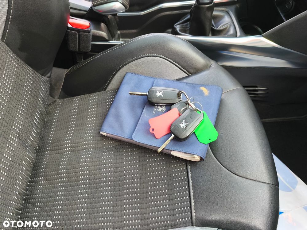 Peugeot 2008 1.2 VTi Allure - 20