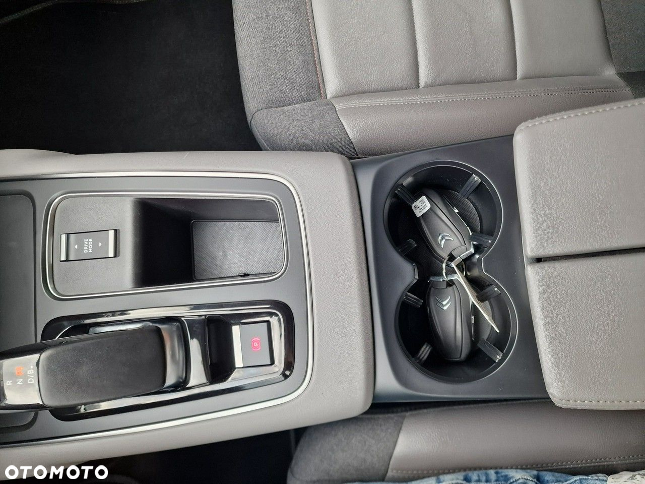 Citroën C5 Aircross Hybrid 225 e.EAT8 FEEL PACK - 32