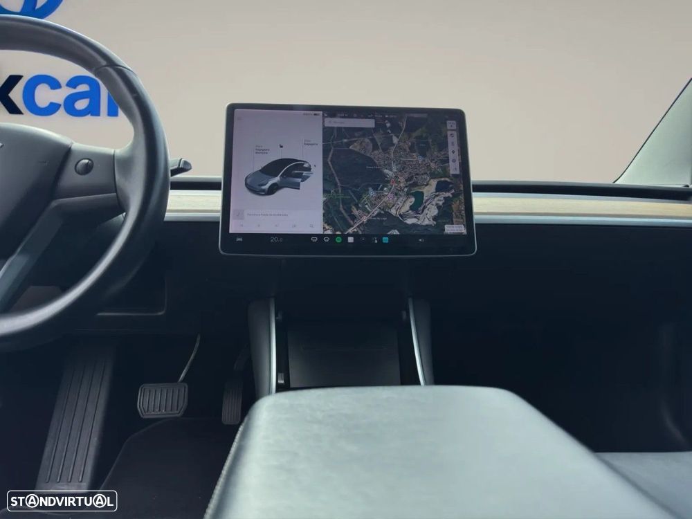 Tesla Model 3 - 11