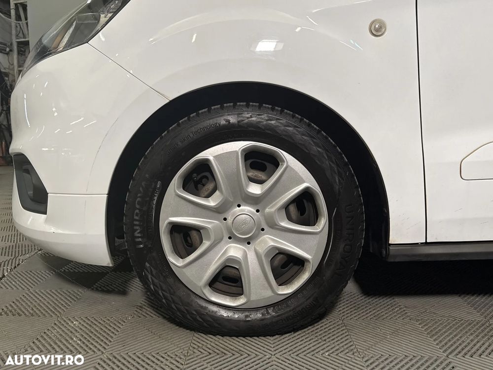 Ford TOURNEO - 14