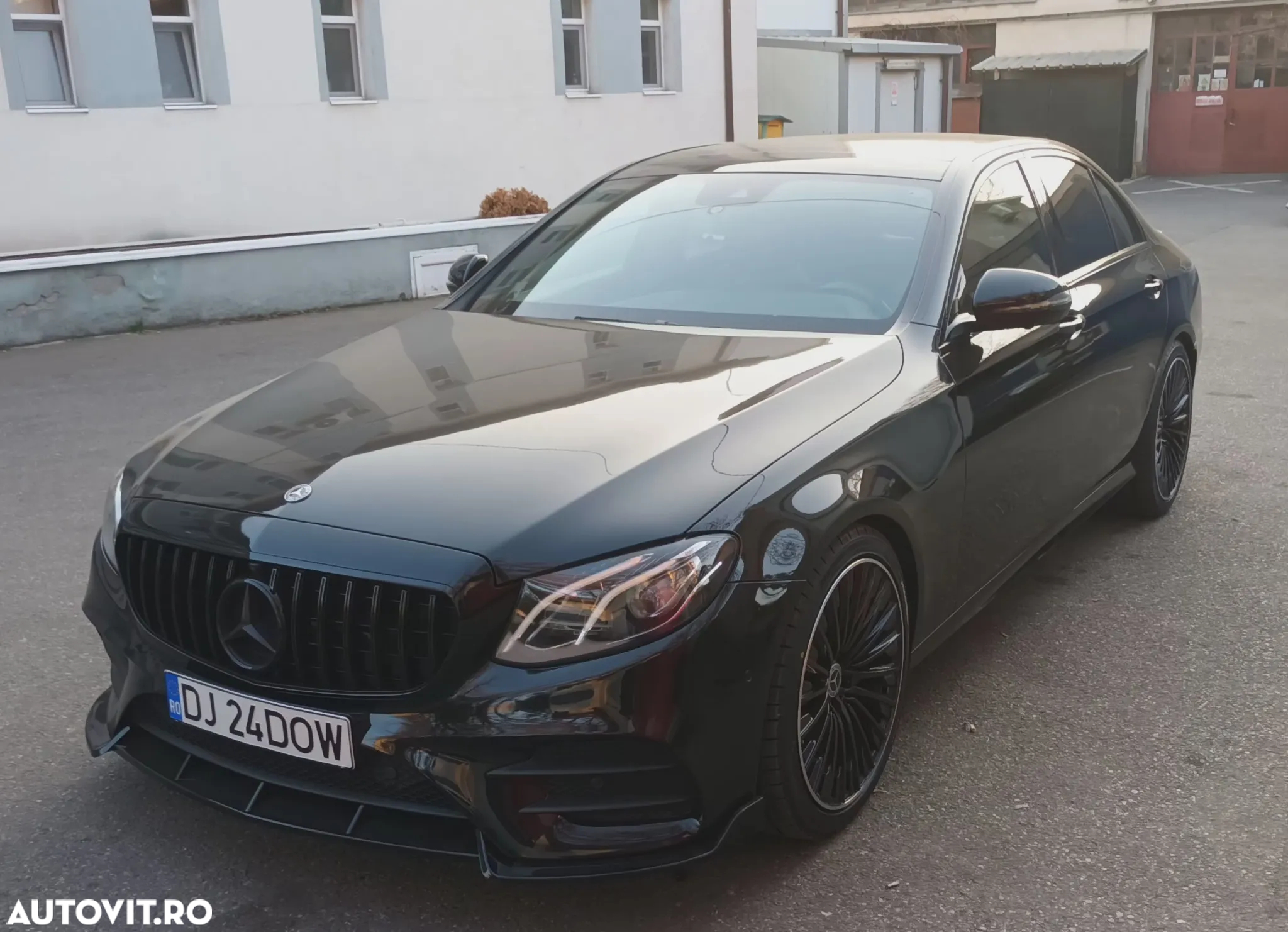 Mercedes-Benz E 220 d 9G-TRONIC AMG Line - 7