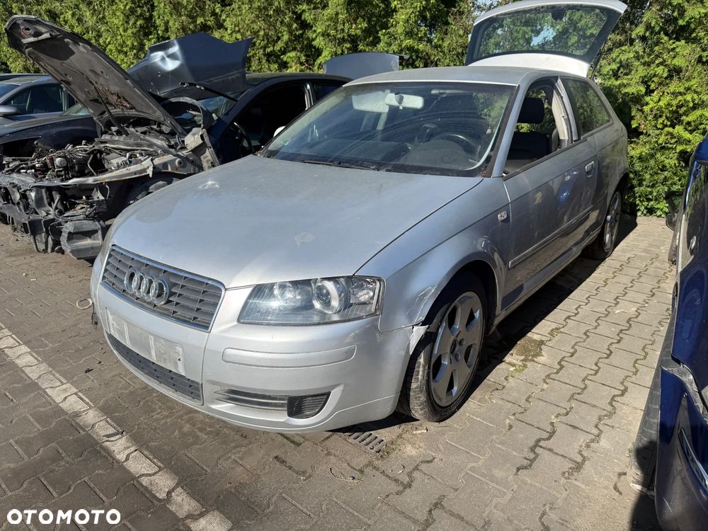 Audi A3 8P 2.0 TDI Skrzynia Maska Błotnik Drzwi - 1