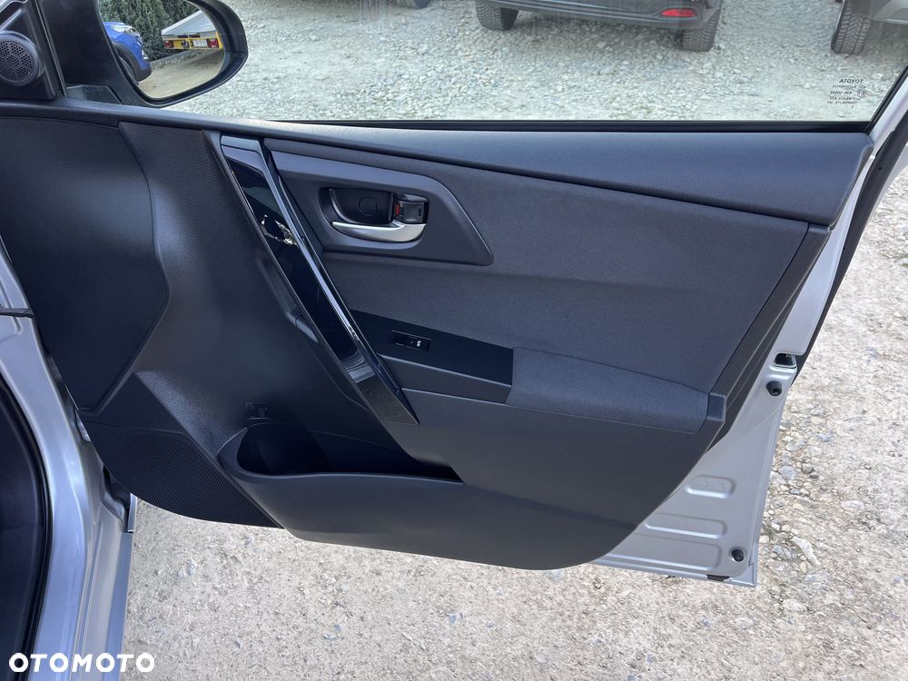 Toyota Auris - 25