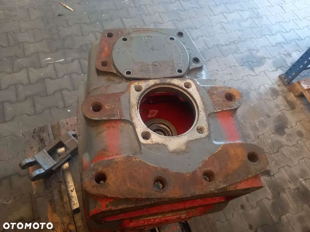 Obudowa mostu tył tylnego New Holland 6640 - 6