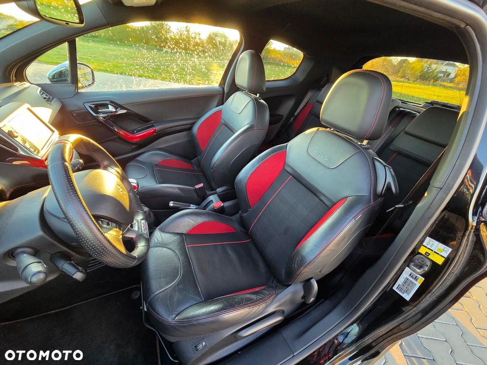 Peugeot 208 1.6 THP GTi - 11