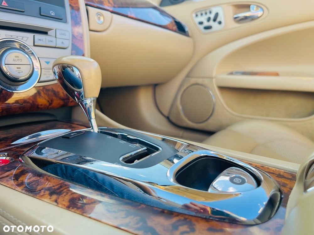Jaguar XK - 25