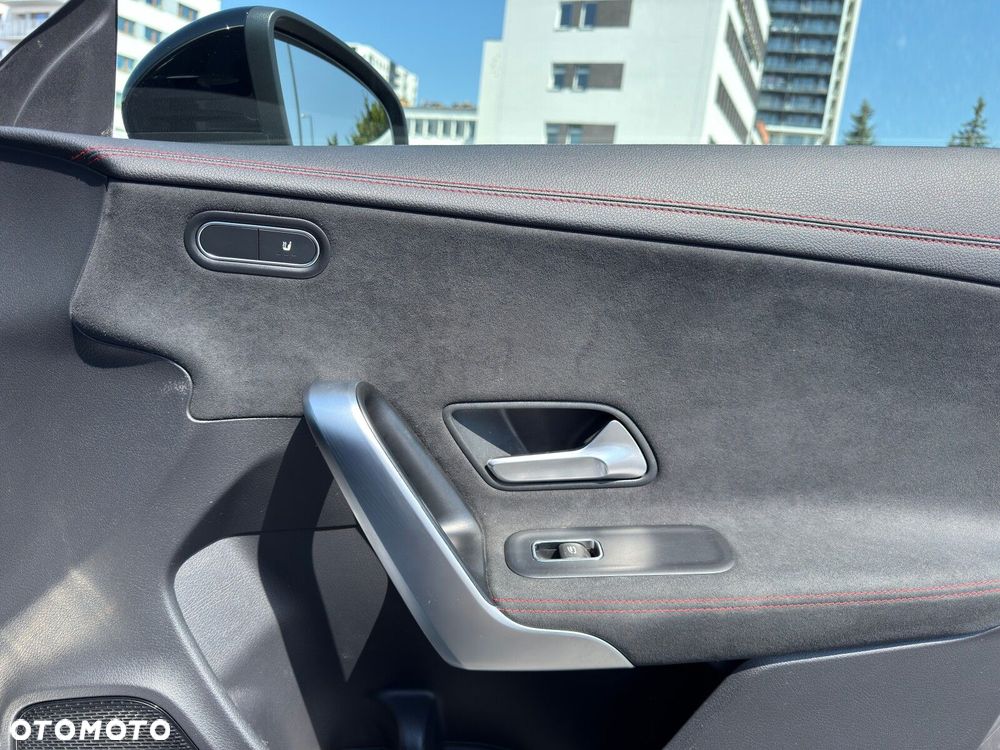 Mercedes-Benz CLA 220 4-Matic AMG Line 7G-DCT - 27