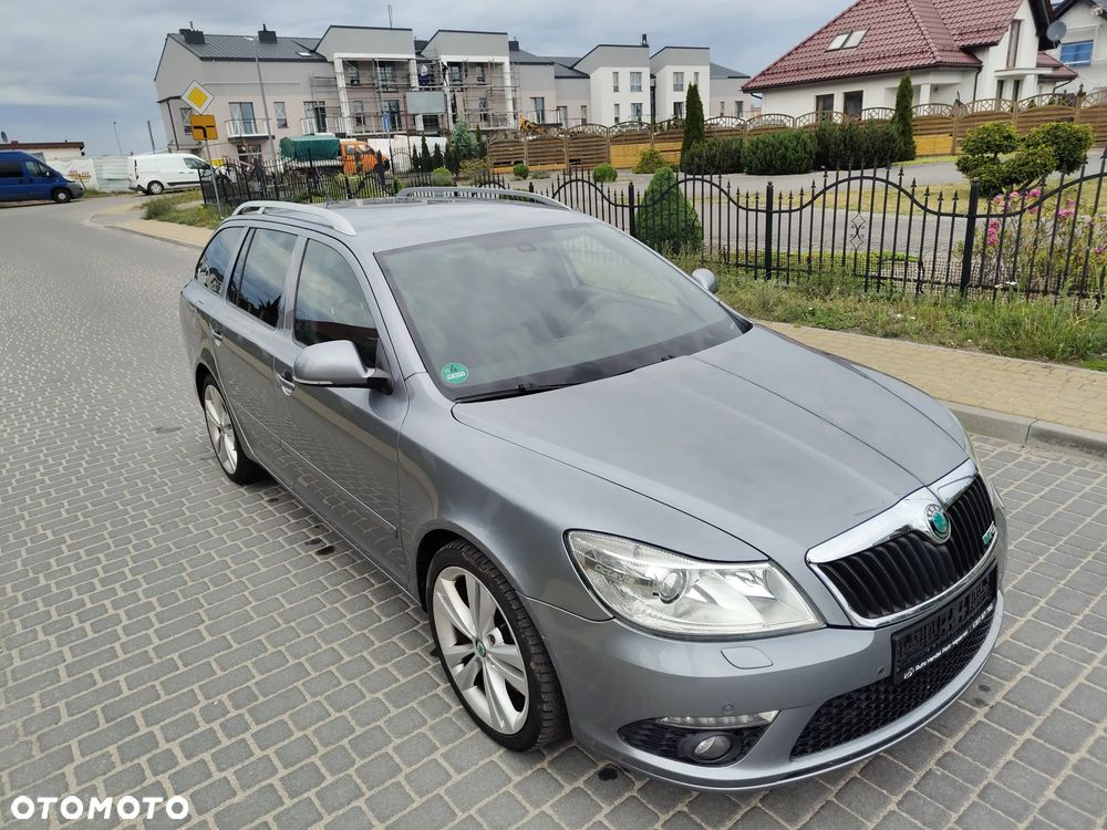 Skoda Octavia 2.0 TSI RS - 19