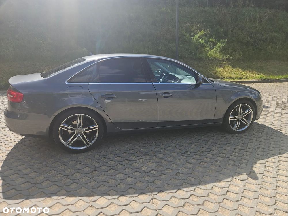 Audi A4 Limousine - 3