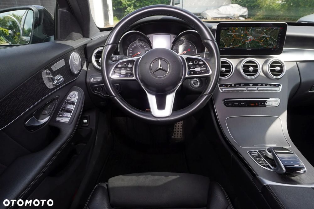 Mercedes-Benz Klasa C 300 de 9G-TRONIC - 29