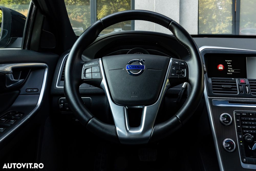 Volvo XC 60 D4 AWD Geartronic Summum - 32