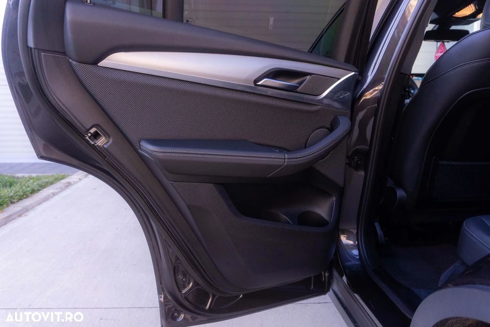 BMW X4 xDrive20d AT MHEV - 32