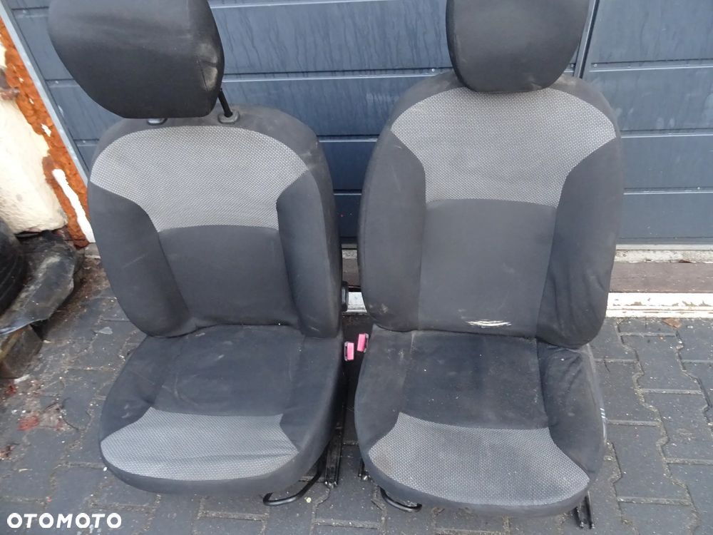 DACIA DOKKER FOTEL KIEROWCA + PASAZER L+P WYKLADZINA STYROPIAN WYSYLKA  CZESCI ROZNE