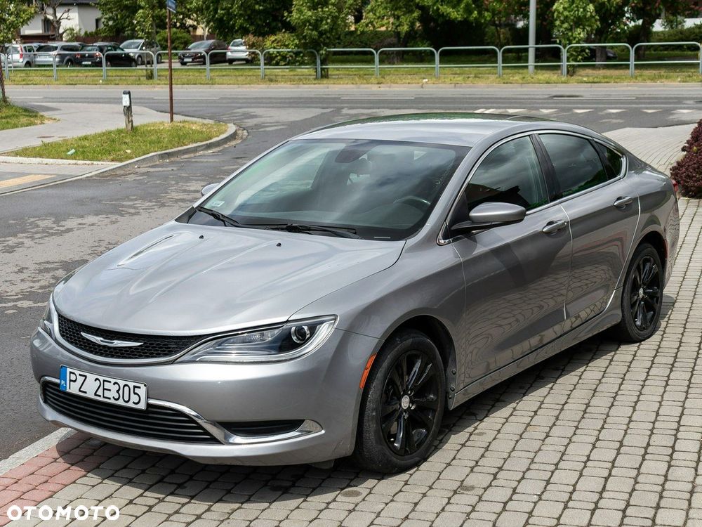 Chrysler 200 - 4