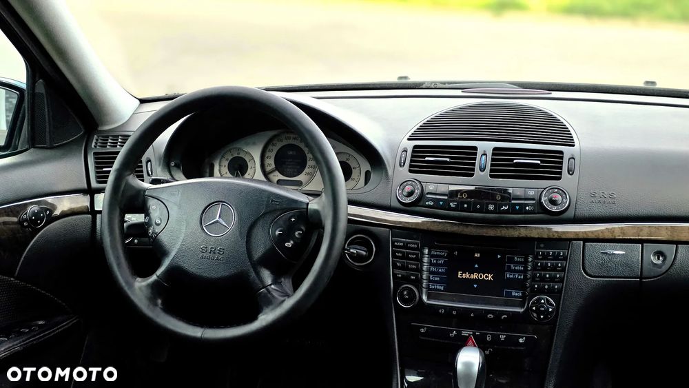 Mercedes-Benz Klasa E 320 CDI Elegance DPF - 2