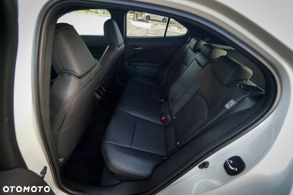 Lexus UX 250h GPF F Impression 2WD - 9