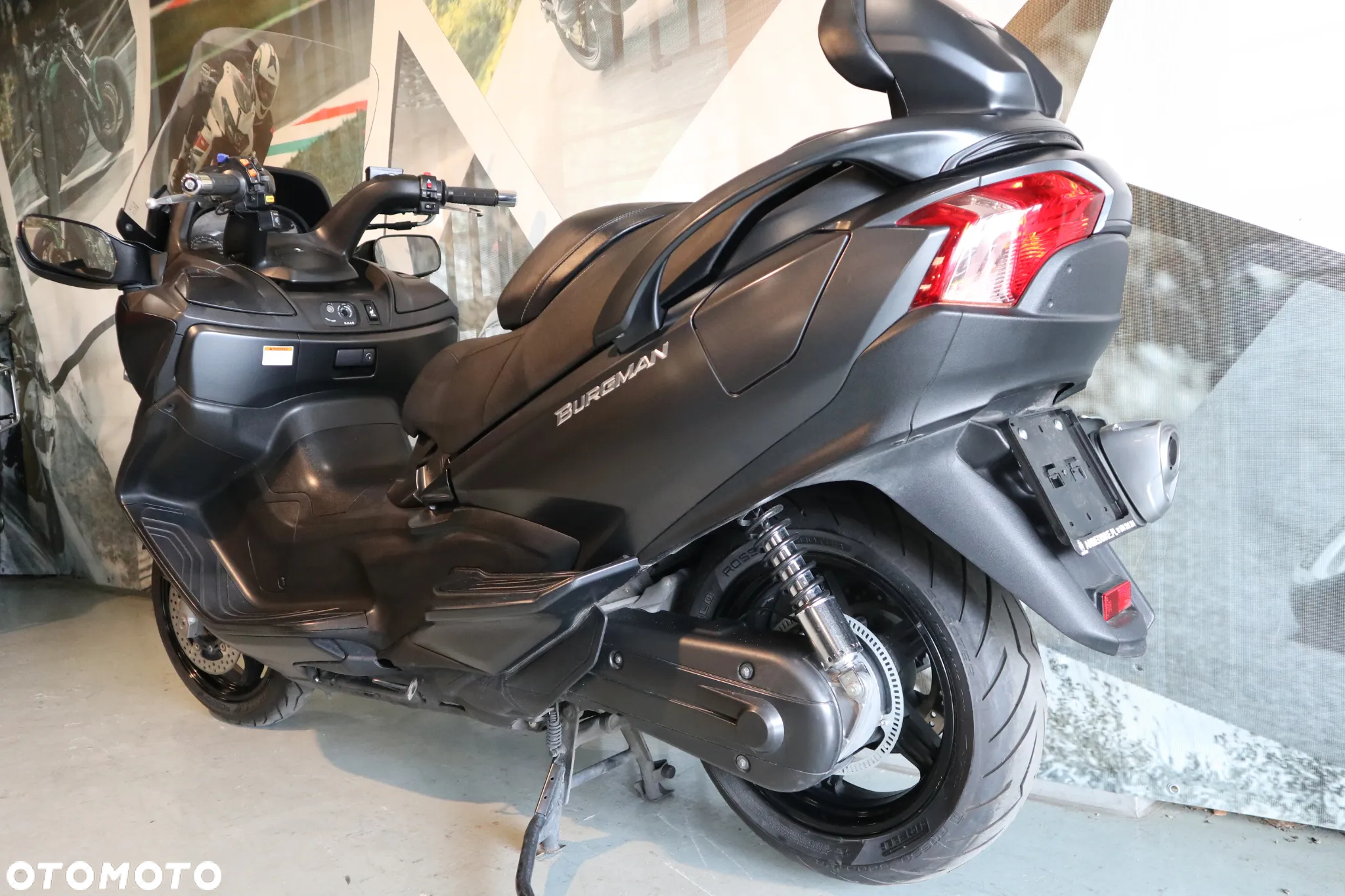 Suzuki Burgman - 4