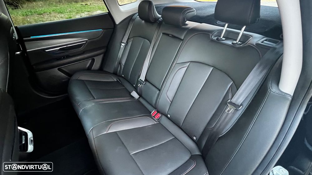 Xpeng P7i 86.2 kWh Long Range + Premium Cockpit - 15