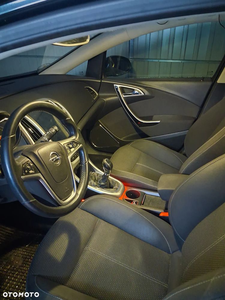 Opel Astra 1.4 Turbo Cosmo - 12