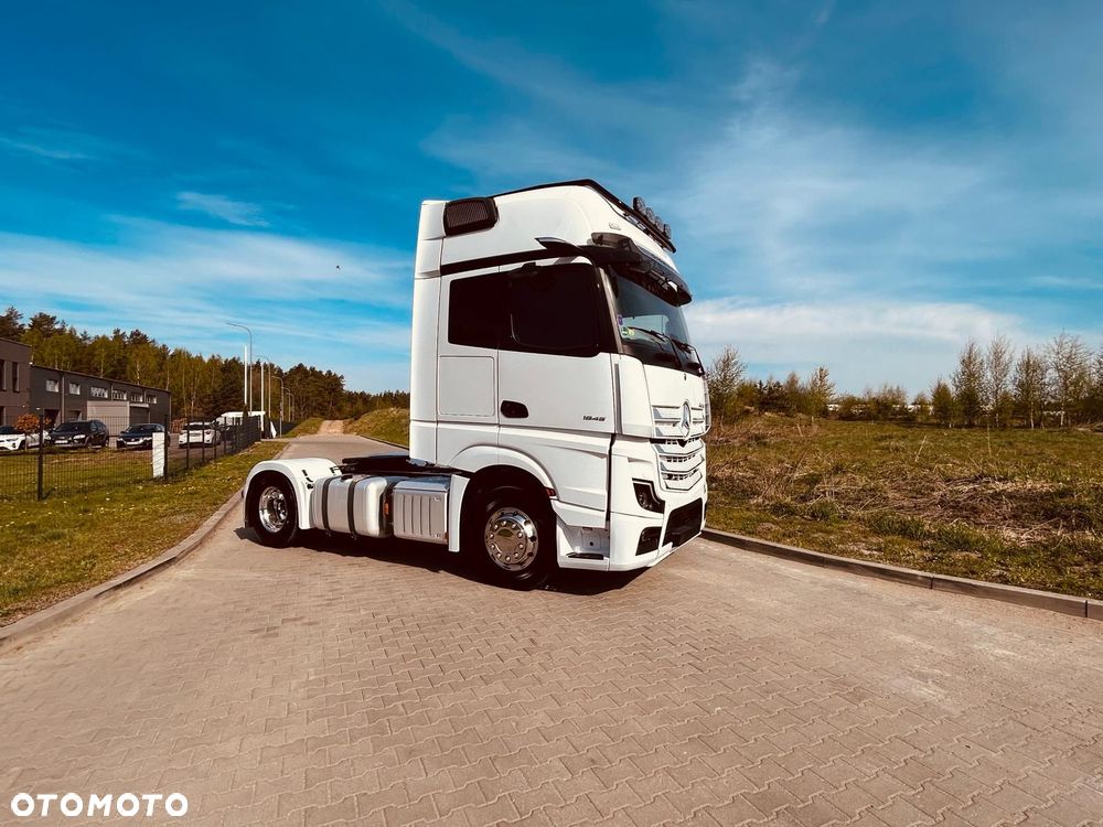 Mercedes-Benz Actros - 4