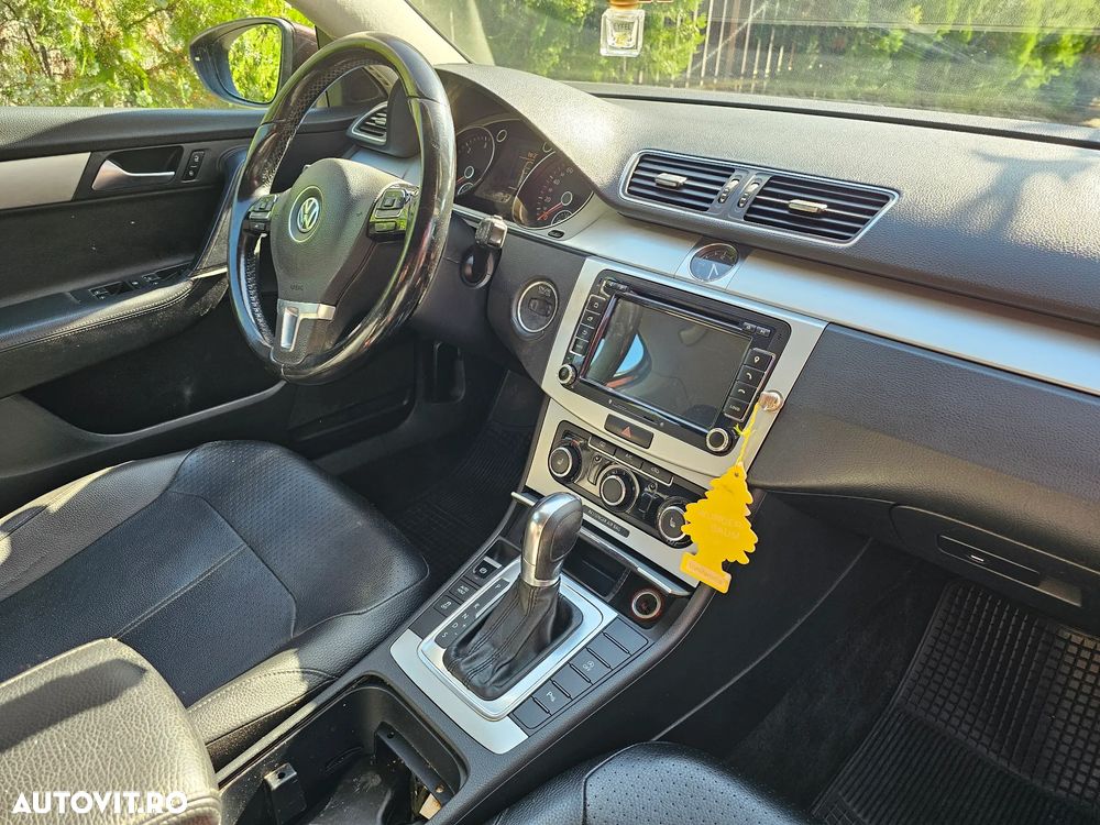Volkswagen Passat - 11