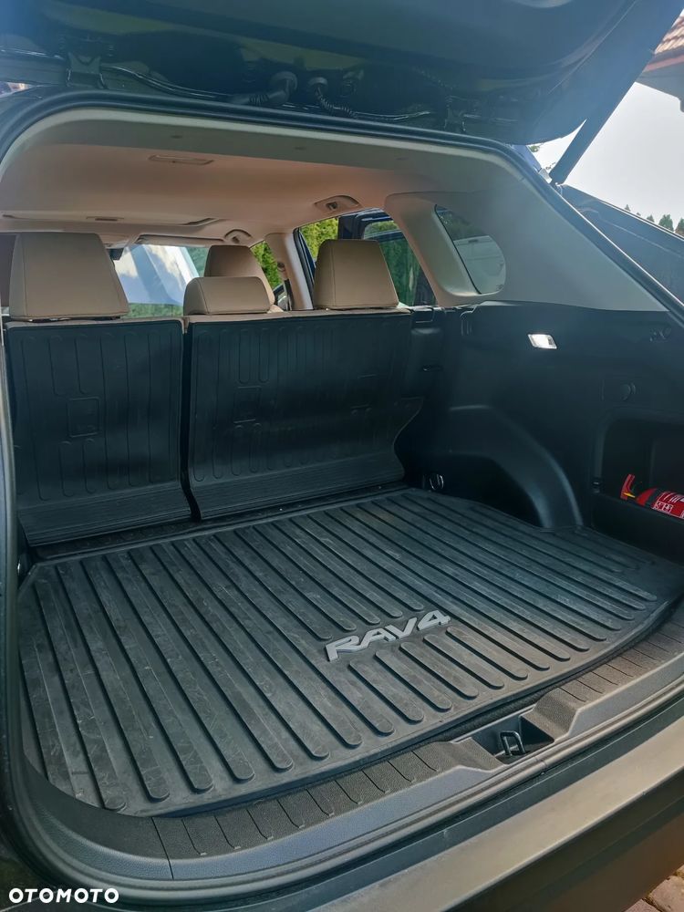 Toyota RAV4 - 8
