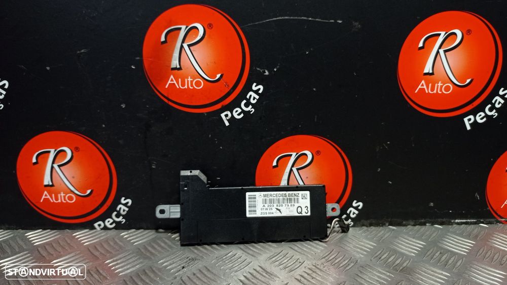 Amplificador Mercedes-Benz C-Class (W203) - 1