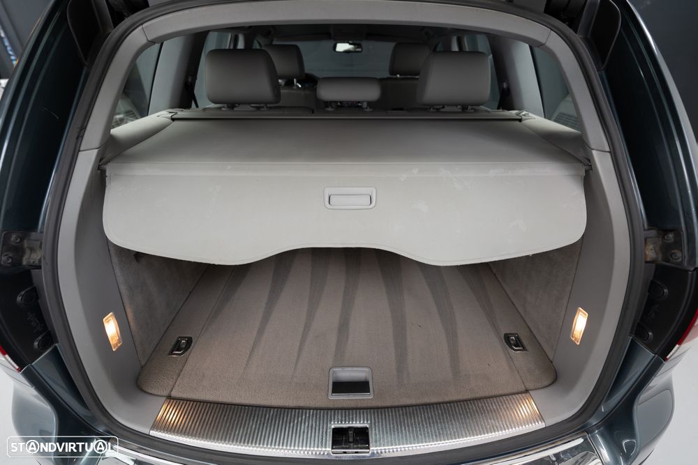 VW Touareg 3.0 TDI V6 Tiptronic - 28