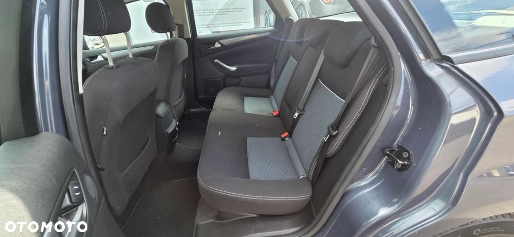 Ford Mondeo 2.0 TDCi Ghia - 24