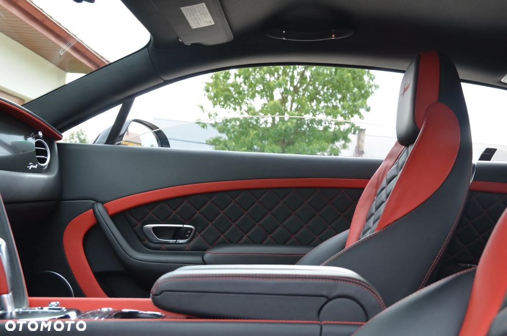 Bentley Continental GT Speed Convertible - 38
