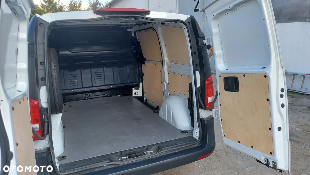 Mercedes-Benz Vito - 25